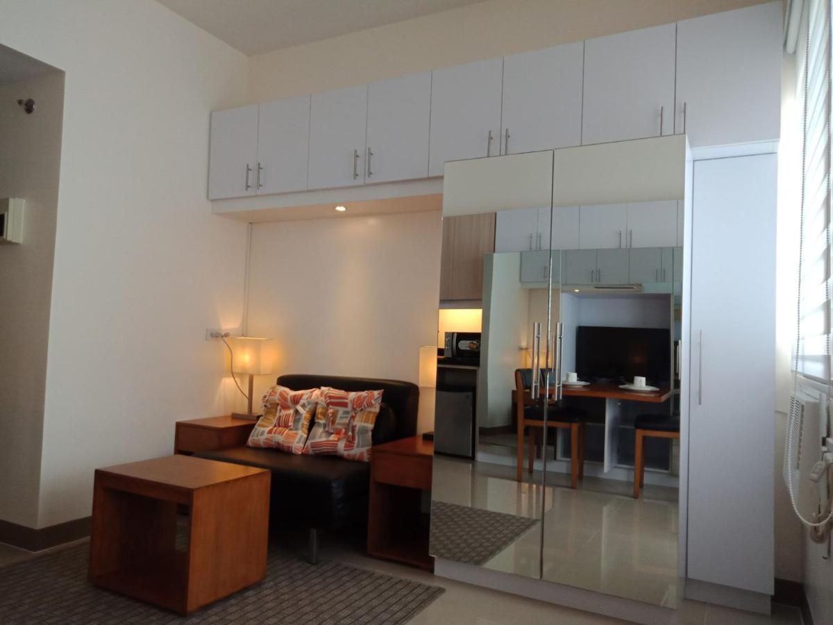 Mabolo Garden Flat A6 With Free Rooftop Pool Cebu Exteriör bild