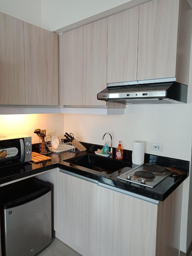 Mabolo Garden Flat A6 With Free Rooftop Pool Cebu Exteriör bild