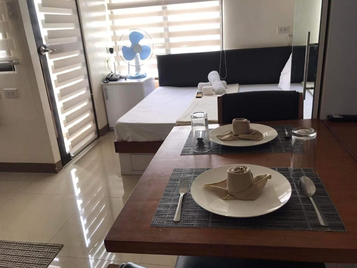 Mabolo Garden Flat A6 With Free Rooftop Pool Cebu Exteriör bild