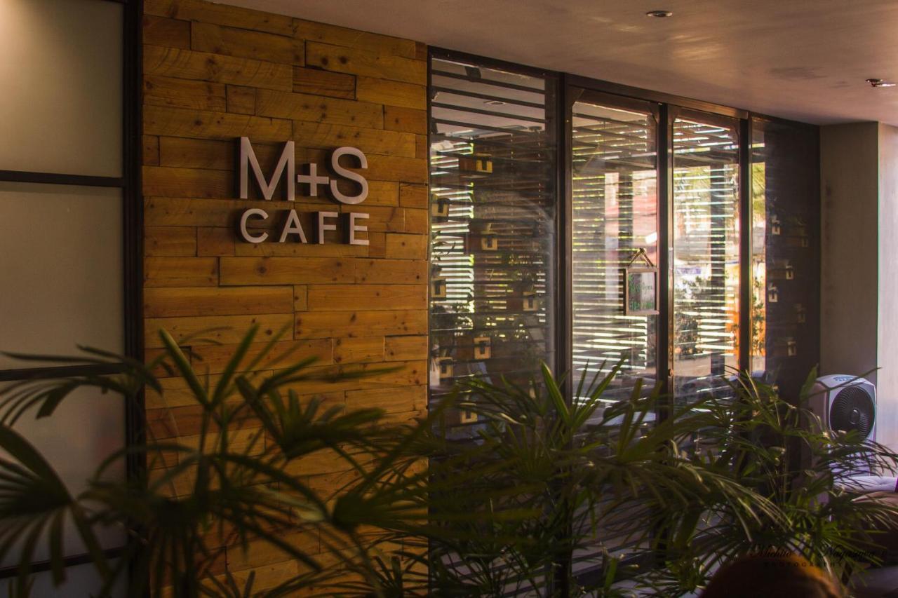 Mabolo Garden Flat A6 With Free Rooftop Pool Cebu Exteriör bild